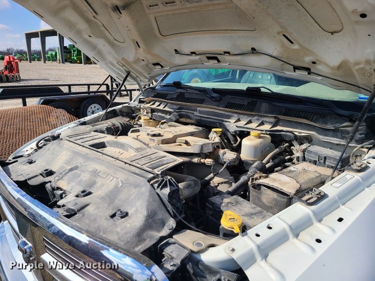 image for item IF9334 2012 Dodge Ram 5500HD  rollback truck