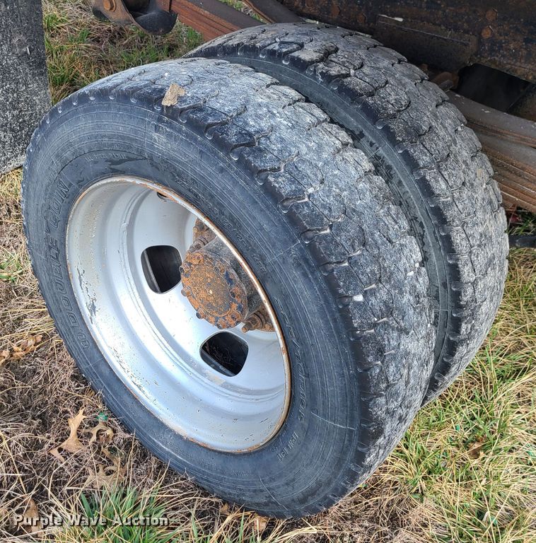 image for item IF9334 2012 Dodge Ram 5500HD  rollback truck