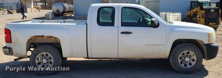 image for item IF9347 2008 Chevrolet Silverado 1500  Ext. Cab pickup truck