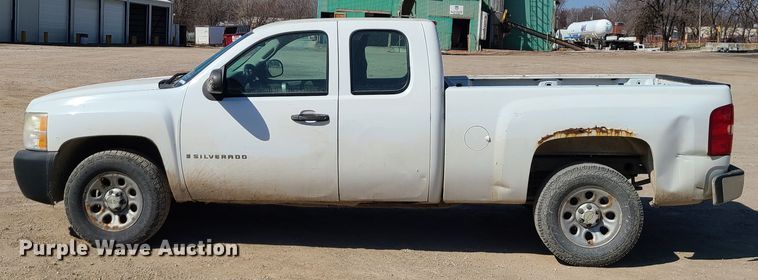 image for item IF9347 2008 Chevrolet Silverado 1500  Ext. Cab pickup truck
