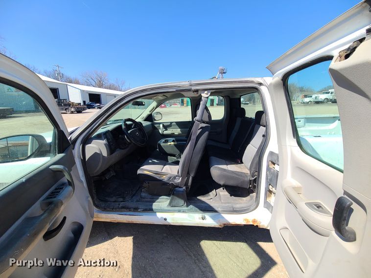 image for item IF9347 2008 Chevrolet Silverado 1500  Ext. Cab pickup truck