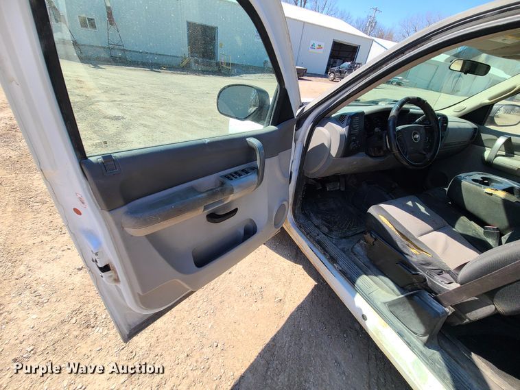 image for item IF9347 2008 Chevrolet Silverado 1500  Ext. Cab pickup truck