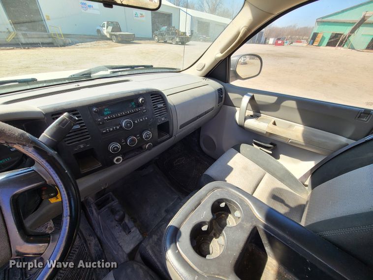 image for item IF9347 2008 Chevrolet Silverado 1500  Ext. Cab pickup truck