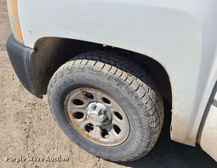 image for item IF9347 2008 Chevrolet Silverado 1500  Ext. Cab pickup truck