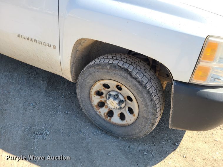 image for item IF9347 2008 Chevrolet Silverado 1500  Ext. Cab pickup truck