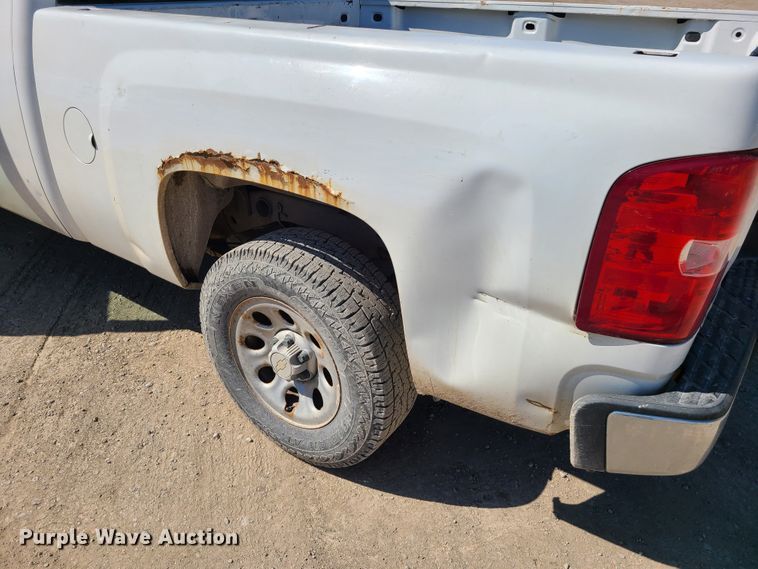 image for item IF9347 2008 Chevrolet Silverado 1500  Ext. Cab pickup truck