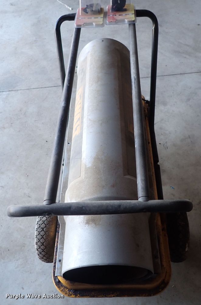 image for item IH9635 DeWalt DX135HD  heater