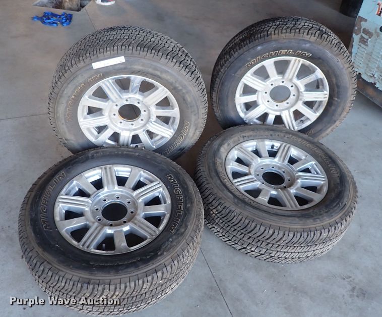 image for item IH9638 (4) Michelin 275/65R20 tires and wheels