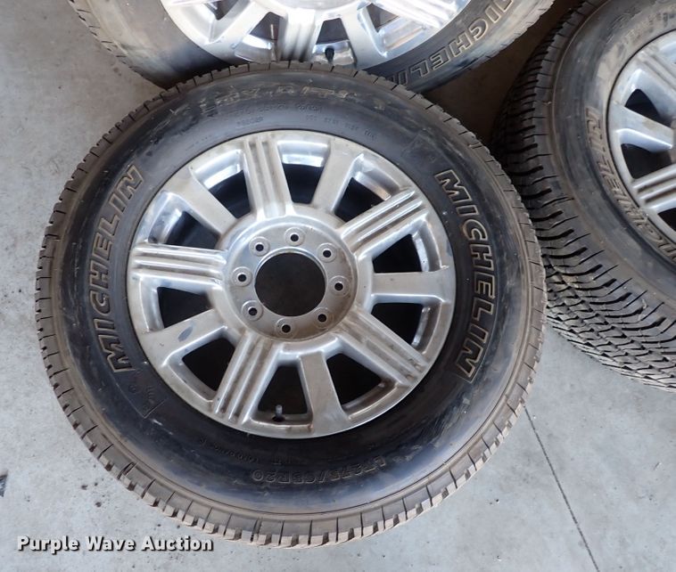 image for item IH9638 (4) Michelin 275/65R20 tires and wheels