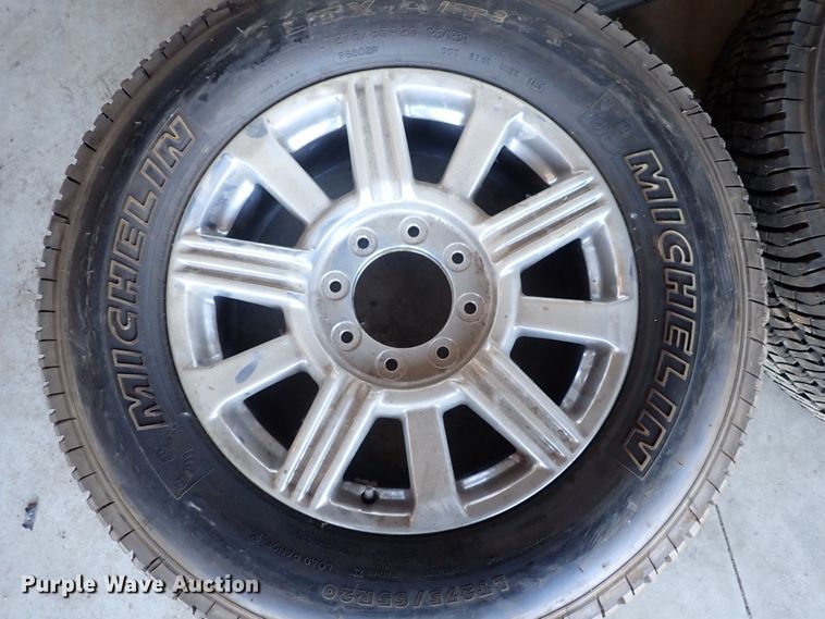 image for item IH9638 (4) Michelin 275/65R20 tires and wheels