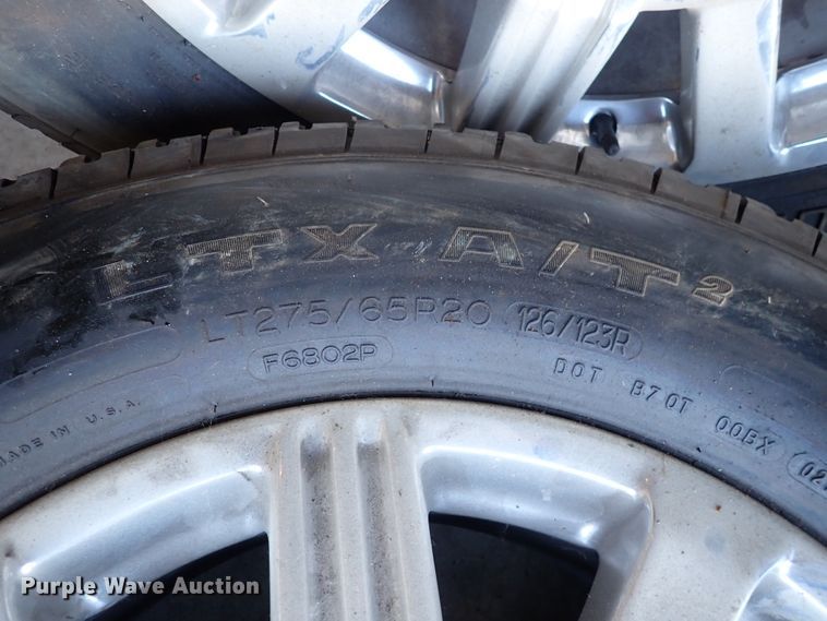 image for item IH9638 (4) Michelin 275/65R20 tires and wheels