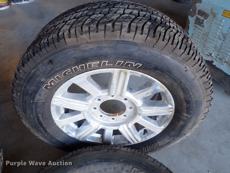 image for item IH9638 (4) Michelin 275/65R20 tires and wheels