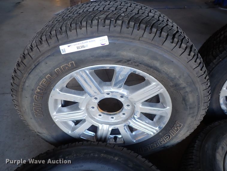 image for item IH9638 (4) Michelin 275/65R20 tires and wheels