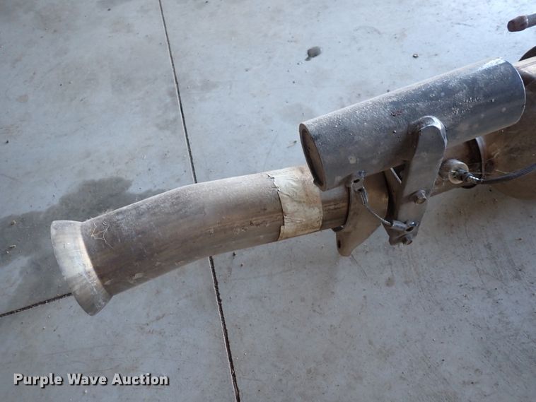 image for item IH9642 Ford Super Duty pickup truck exhaust system