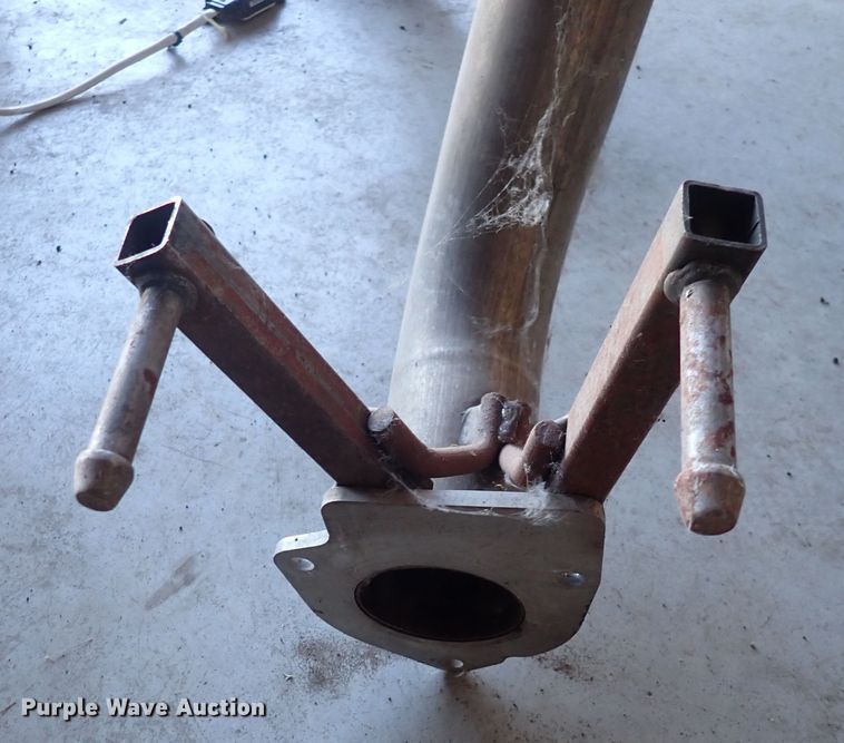 image for item IH9642 Ford Super Duty pickup truck exhaust system