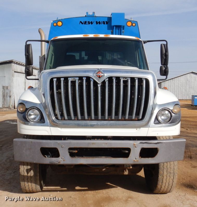 image for item IM9829 2013 International 7400  refuse truck