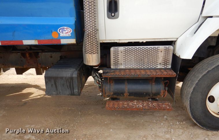 image for item IM9829 2013 International 7400  refuse truck