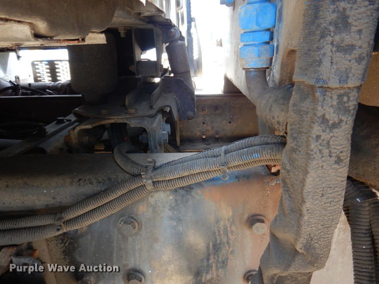 image for item IM9829 2013 International 7400  refuse truck