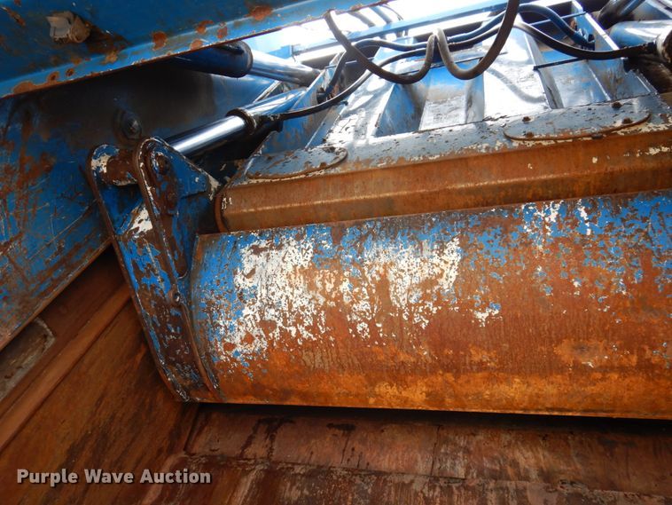 image for item IM9829 2013 International 7400  refuse truck