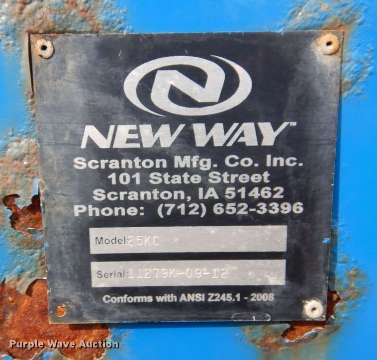 image for item IM9829 2013 International 7400  refuse truck