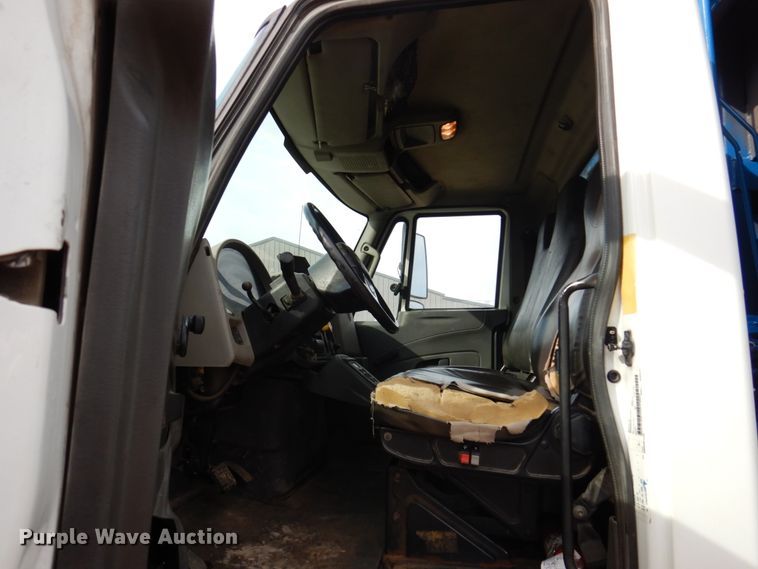 image for item IM9829 2013 International 7400  refuse truck