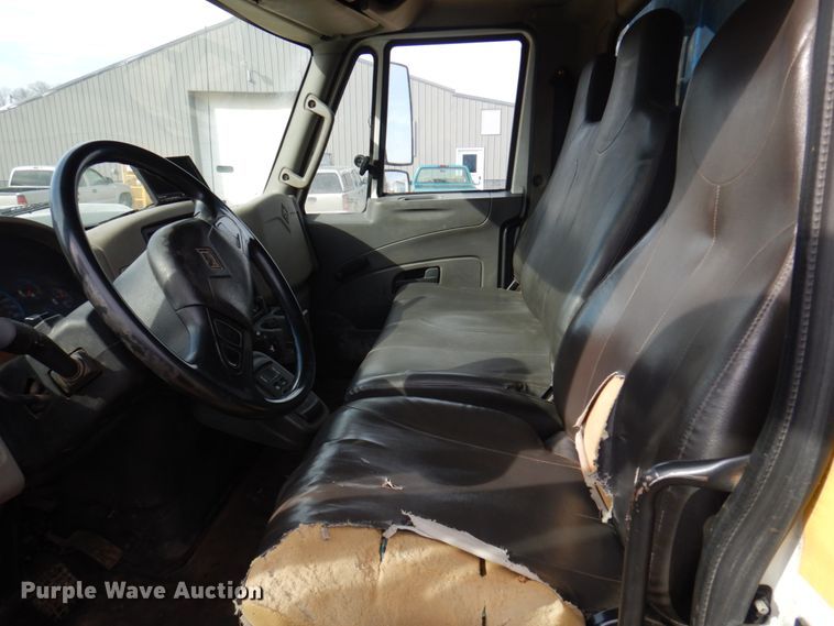 image for item IM9829 2013 International 7400  refuse truck