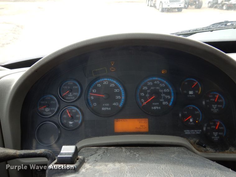 image for item IM9829 2013 International 7400  refuse truck