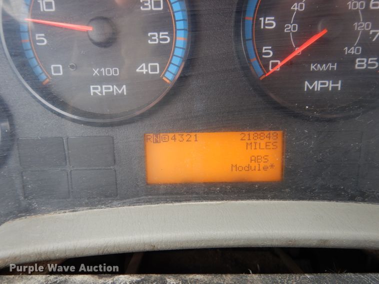 image for item IM9829 2013 International 7400  refuse truck