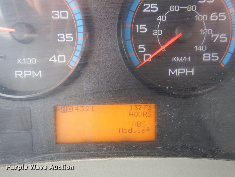 image for item IM9829 2013 International 7400  refuse truck