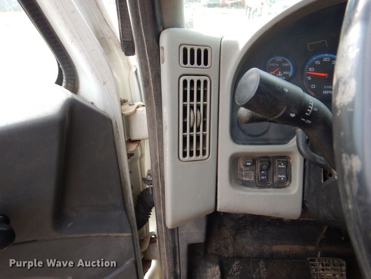 image for item IM9829 2013 International 7400  refuse truck