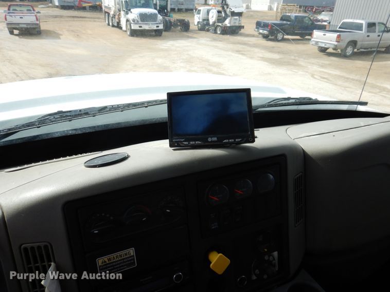 image for item IM9829 2013 International 7400  refuse truck