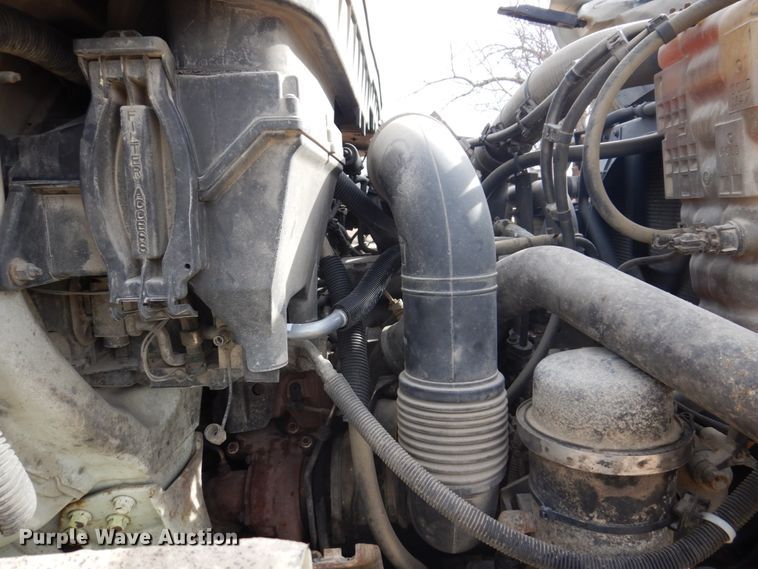 image for item IM9829 2013 International 7400  refuse truck