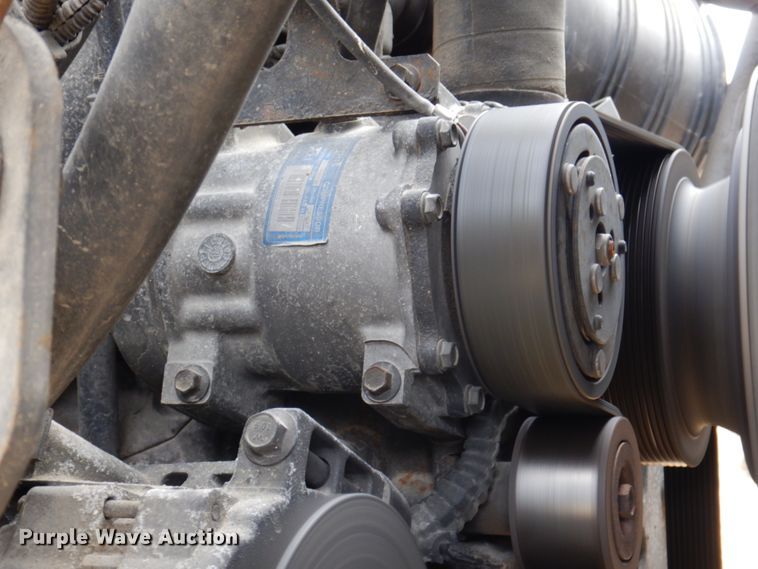 image for item IM9829 2013 International 7400  refuse truck