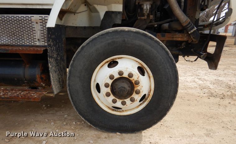 image for item IM9829 2013 International 7400  refuse truck