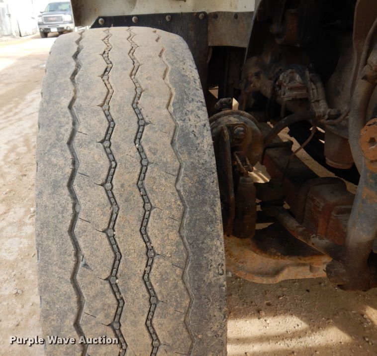 image for item IM9829 2013 International 7400  refuse truck