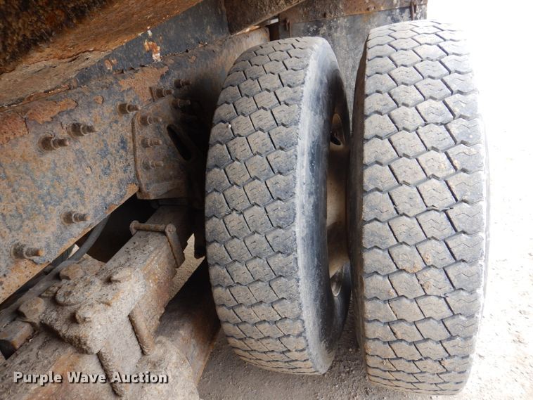 image for item IM9829 2013 International 7400  refuse truck