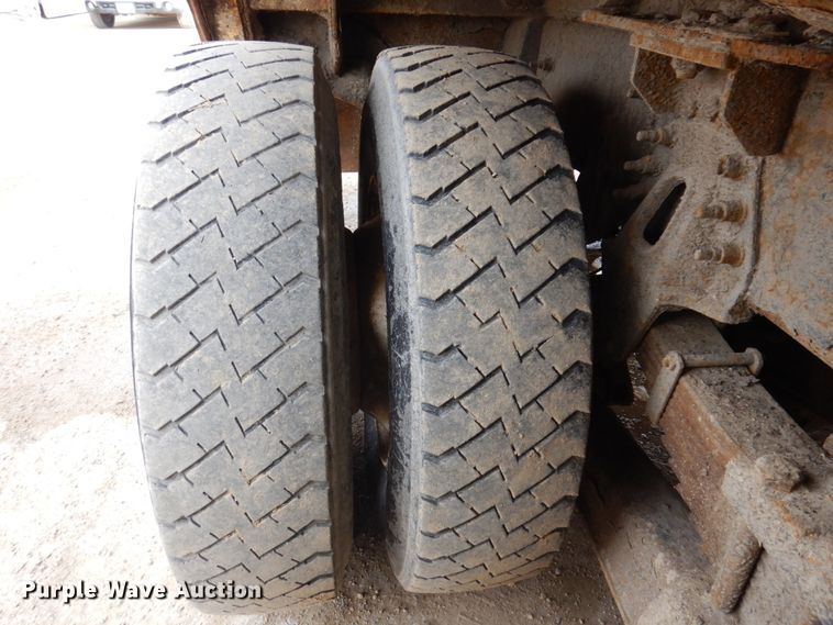 image for item IM9829 2013 International 7400  refuse truck