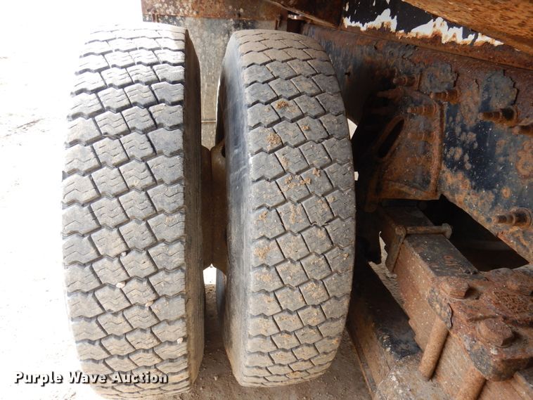 image for item IM9829 2013 International 7400  refuse truck