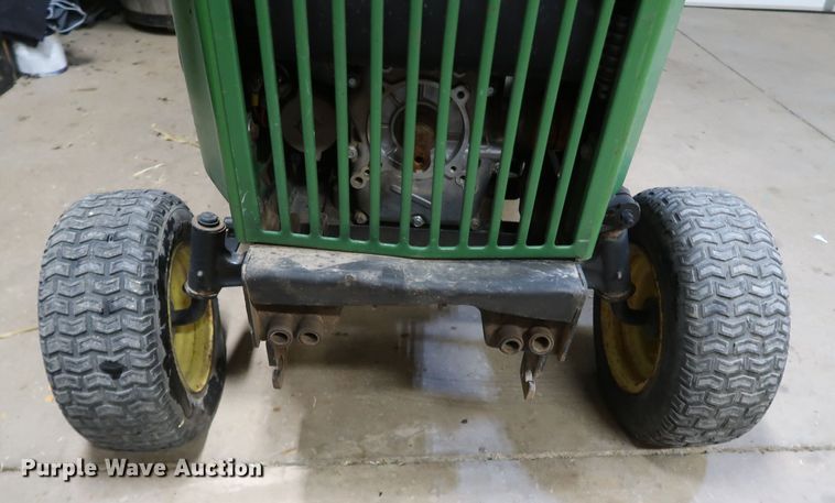 image for item IY9067 1992 John Deere 318  lawn tractor