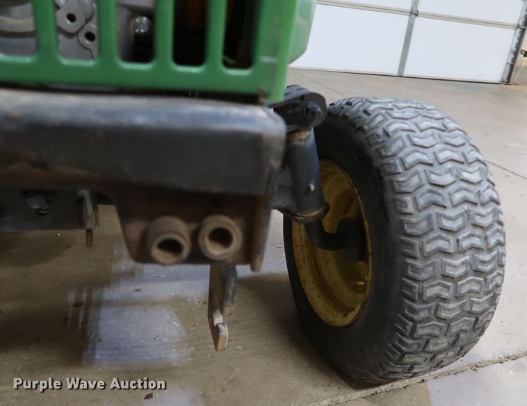 image for item IY9067 1992 John Deere 318  lawn tractor