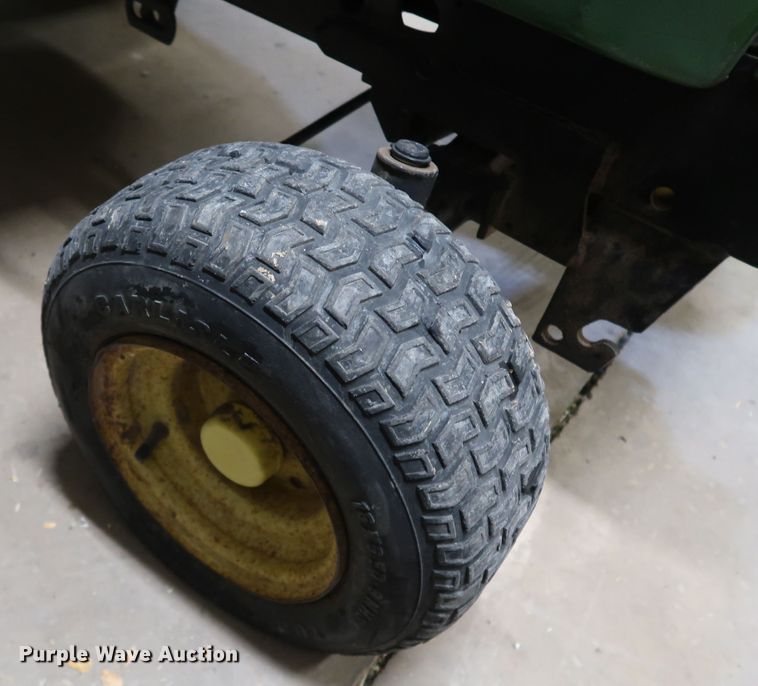 image for item IY9067 1992 John Deere 318  lawn tractor