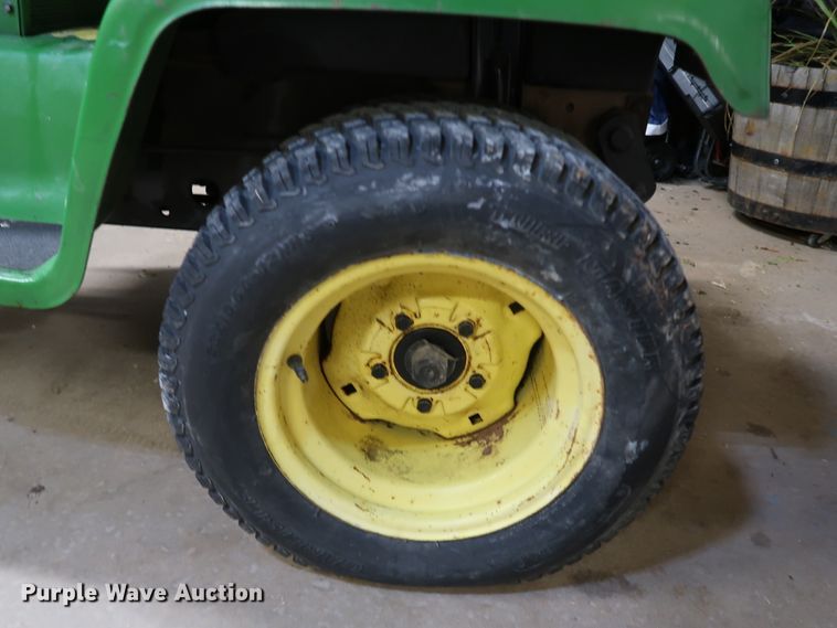 image for item IY9067 1992 John Deere 318  lawn tractor