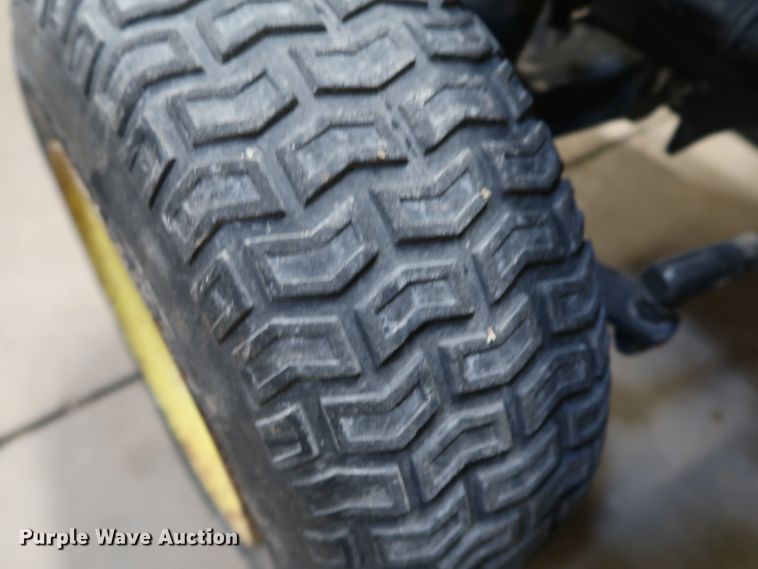 image for item IY9067 1992 John Deere 318  lawn tractor