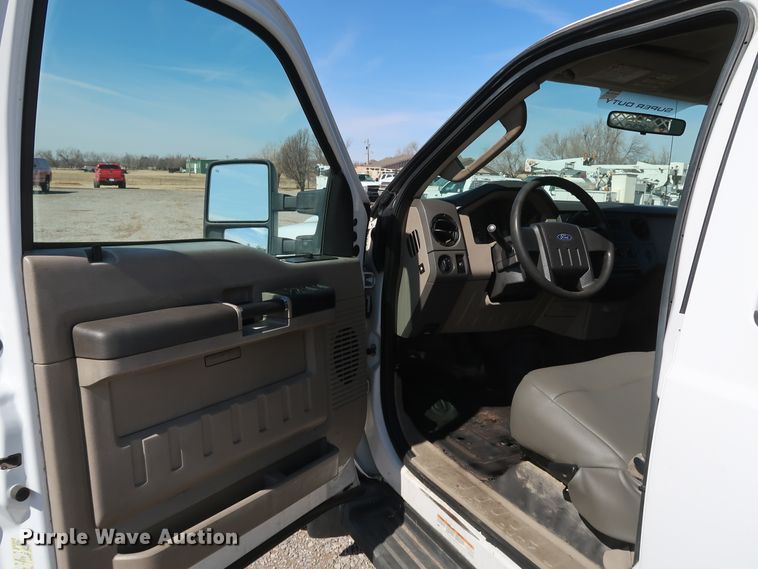 image for item IY9116 2008 Ford F450 Super Duty XL  flatbed truck