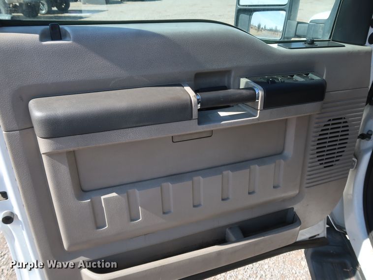 image for item IY9116 2008 Ford F450 Super Duty XL  flatbed truck