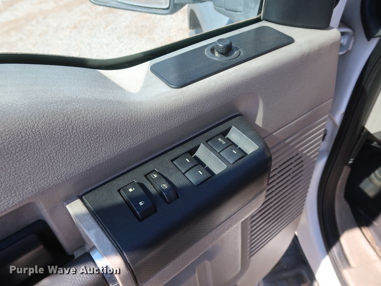 image for item IY9116 2008 Ford F450 Super Duty XL  flatbed truck