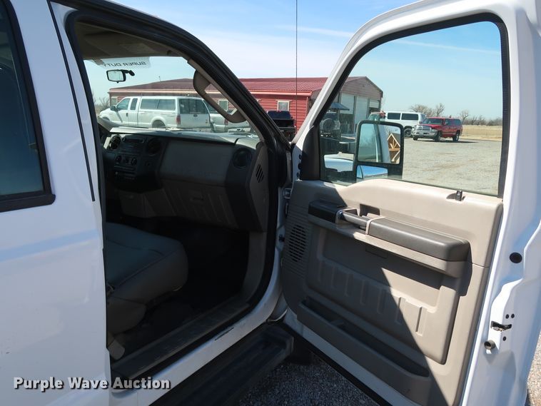 image for item IY9116 2008 Ford F450 Super Duty XL  flatbed truck