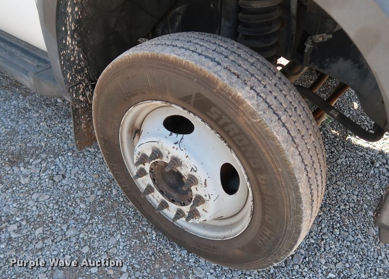 image for item IY9116 2008 Ford F450 Super Duty XL  flatbed truck