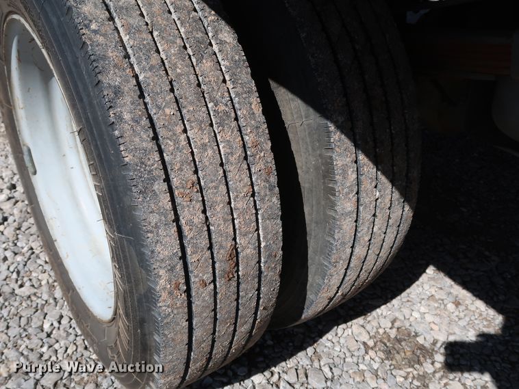 image for item IY9116 2008 Ford F450 Super Duty XL  flatbed truck