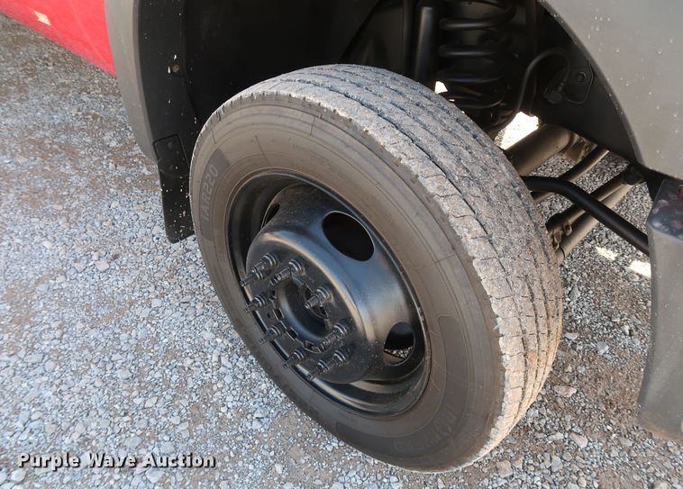 image for item IY9117 2012 Ford F450 Super Duty  flatbed truck